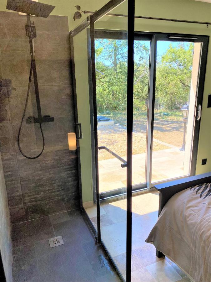 Appartement De Charme Avec Jaccusi Vezenobres Exterior photo