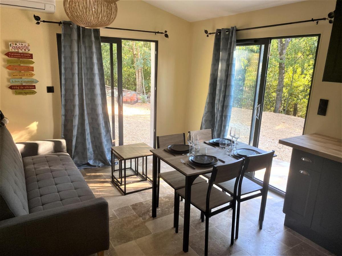 Appartement De Charme Avec Jaccusi Vezenobres Exterior photo