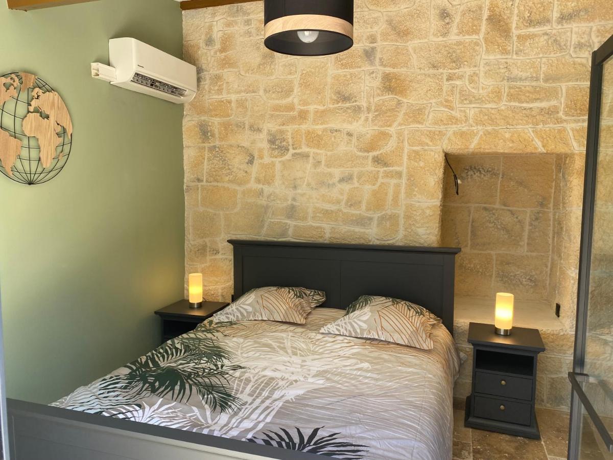 Appartement De Charme Avec Jaccusi Vezenobres Exterior photo