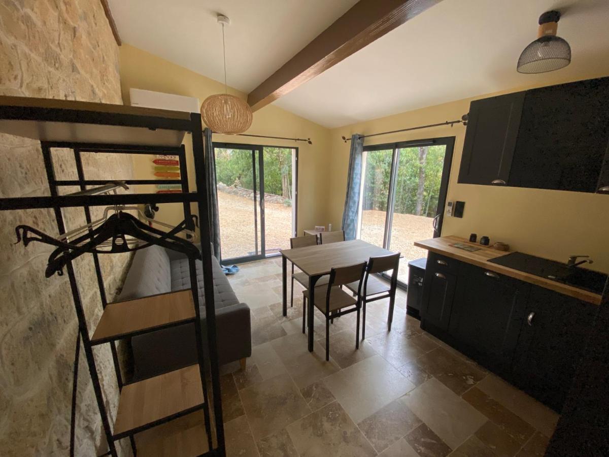 Appartement De Charme Avec Jaccusi Vezenobres Exterior photo